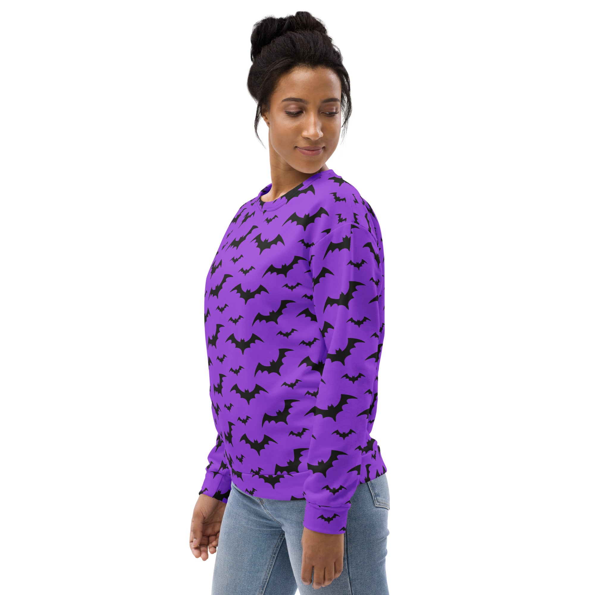 Purple long-sleeved sweatshirt with black bat prints and brushed inner fleece fabric for Halloween wear