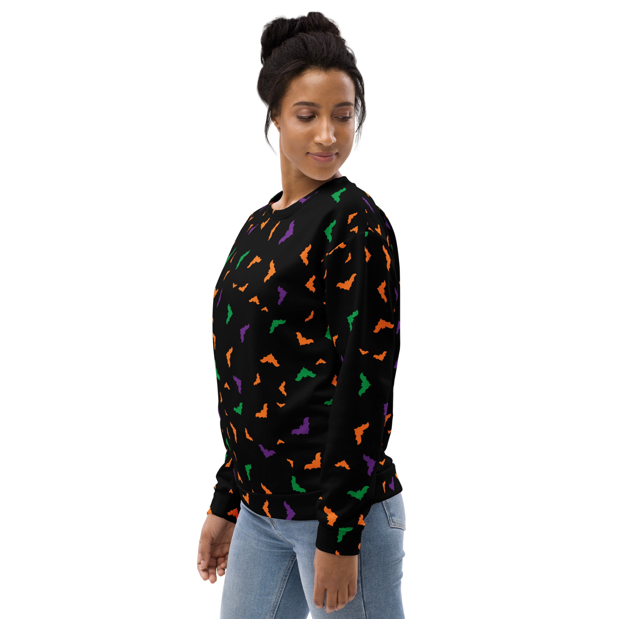 Black long-sleeved sweatshirt with colorful bat pattern and brushed inner fleece fabric for halloween wear