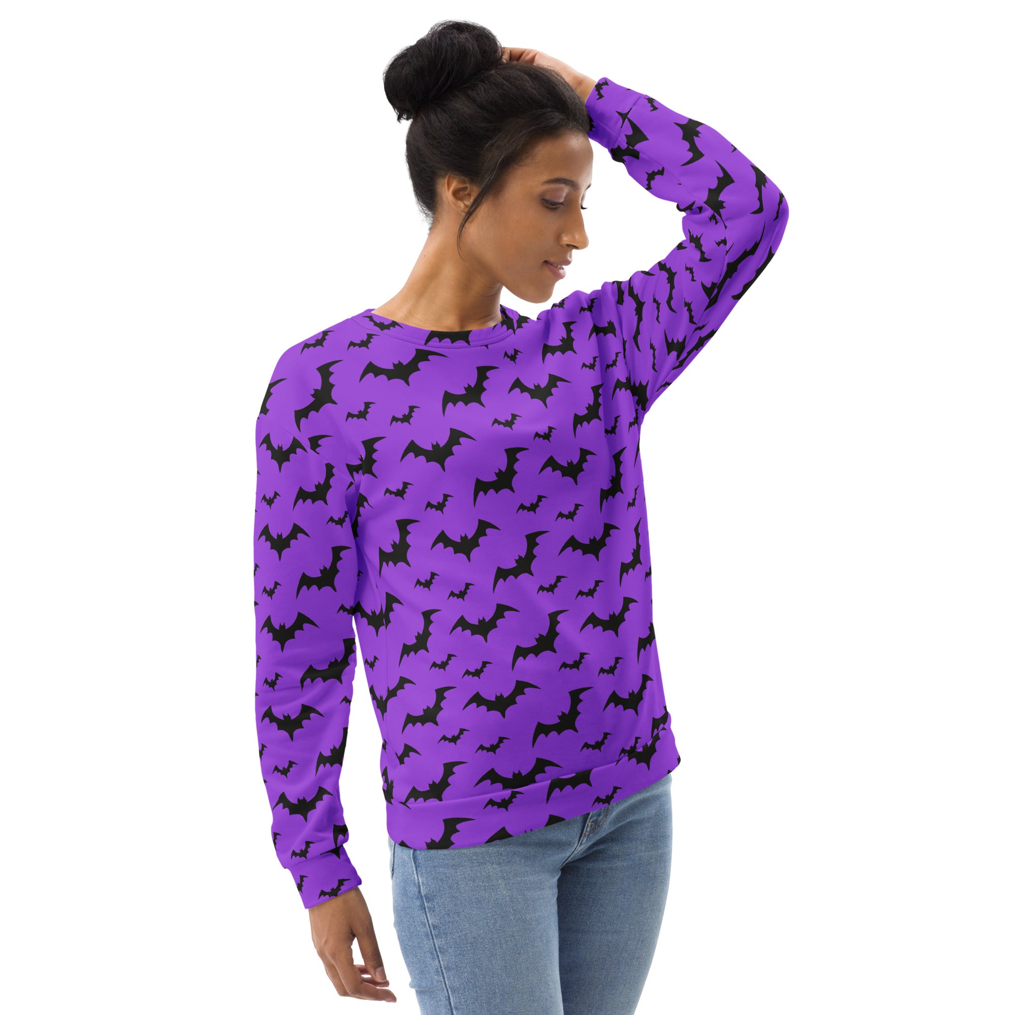 Purple long-sleeved sweatshirt with black bat patterns and brushed inner fleece fabric for Halloween use