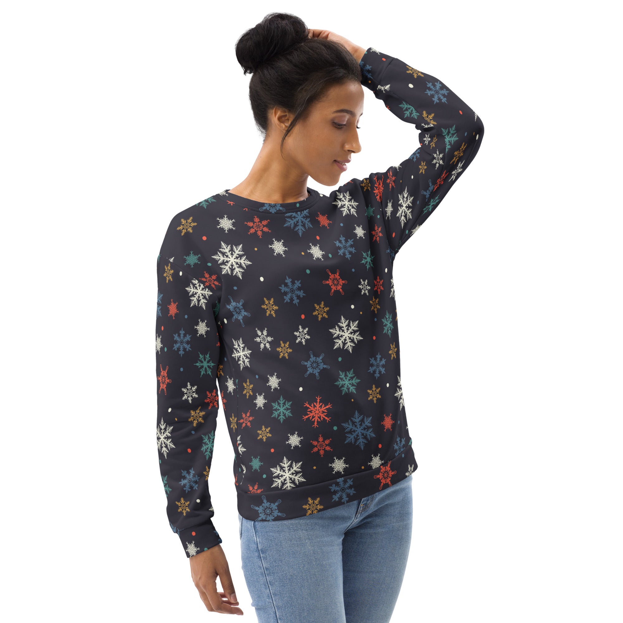 Black long-sleeved sweatshirt with colorful snowflake pattern and brushed inner fleece fabric for Christmas wear