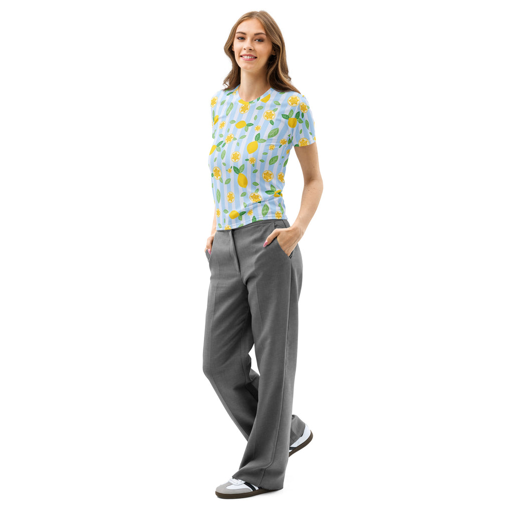 Light blue women’s short-sleeved cotton t-shirt with cheerful lemon and leaf pattern soft stretch pilling resistant tee