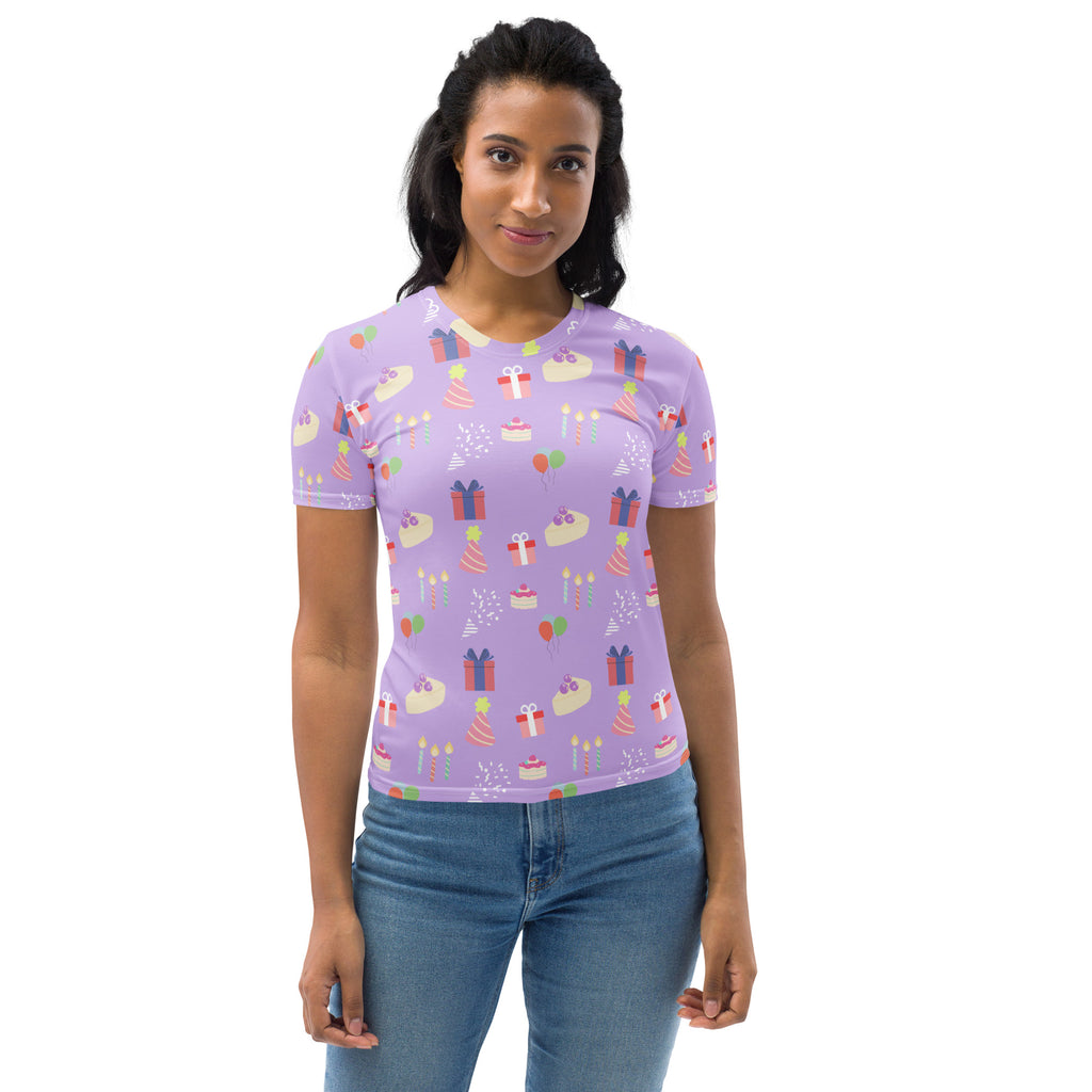 Women’s purple birthday party t-shirt lavender short-sleeved soft stretch jersey tee with cakes gifts and party hats pattern