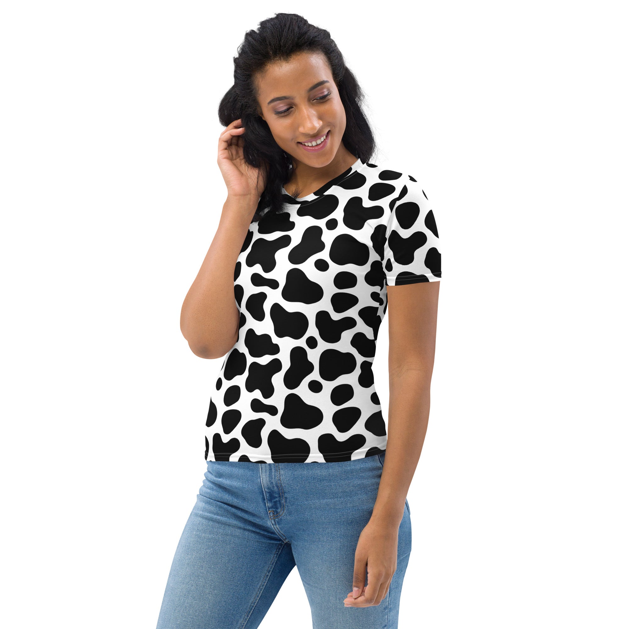 Women’s black and white cow print short-sleeved t-shirt made of soft stretch jersey fabric for casual wear