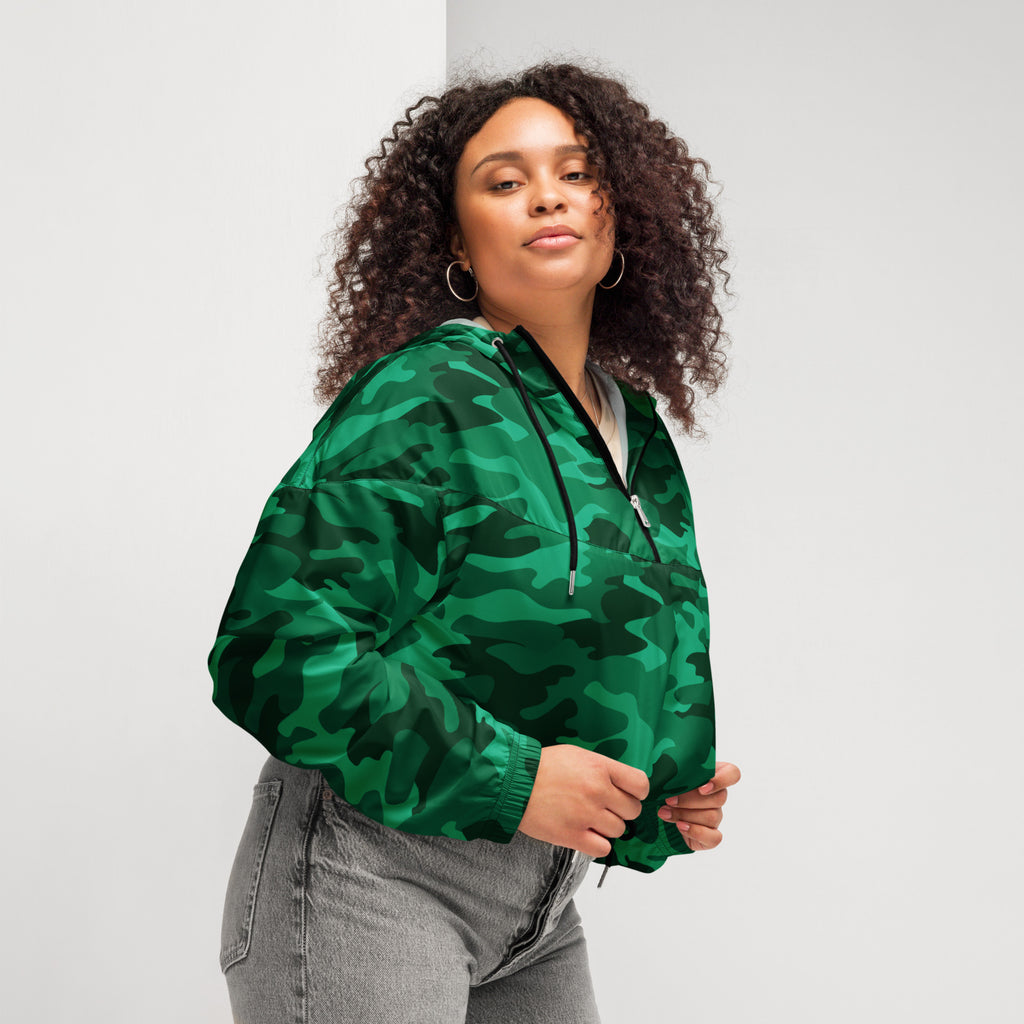 Women’s green camouflage cropped bomber jacket with half-zip front and adjustable drawstring hood