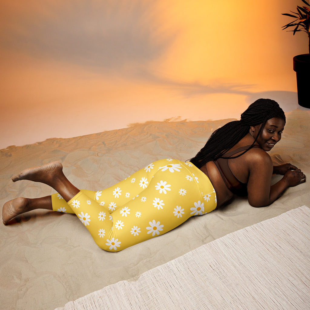 Women's Yellow Daisy Buttery Soft Yoga Capri Leggings – High-Rise, Moisture-Wicking, Soft Stretch Activewear Pants