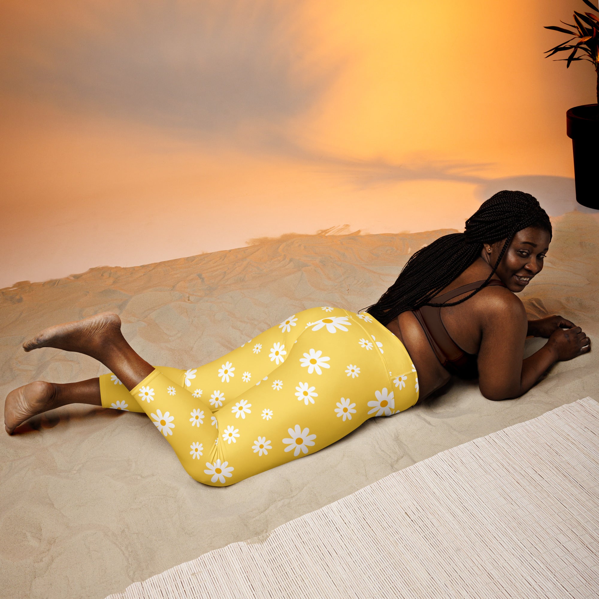 Women's Yellow Daisy Buttery Soft Yoga Capri Leggings – High-Rise, Moisture-Wicking, Soft Stretch Activewear Pants