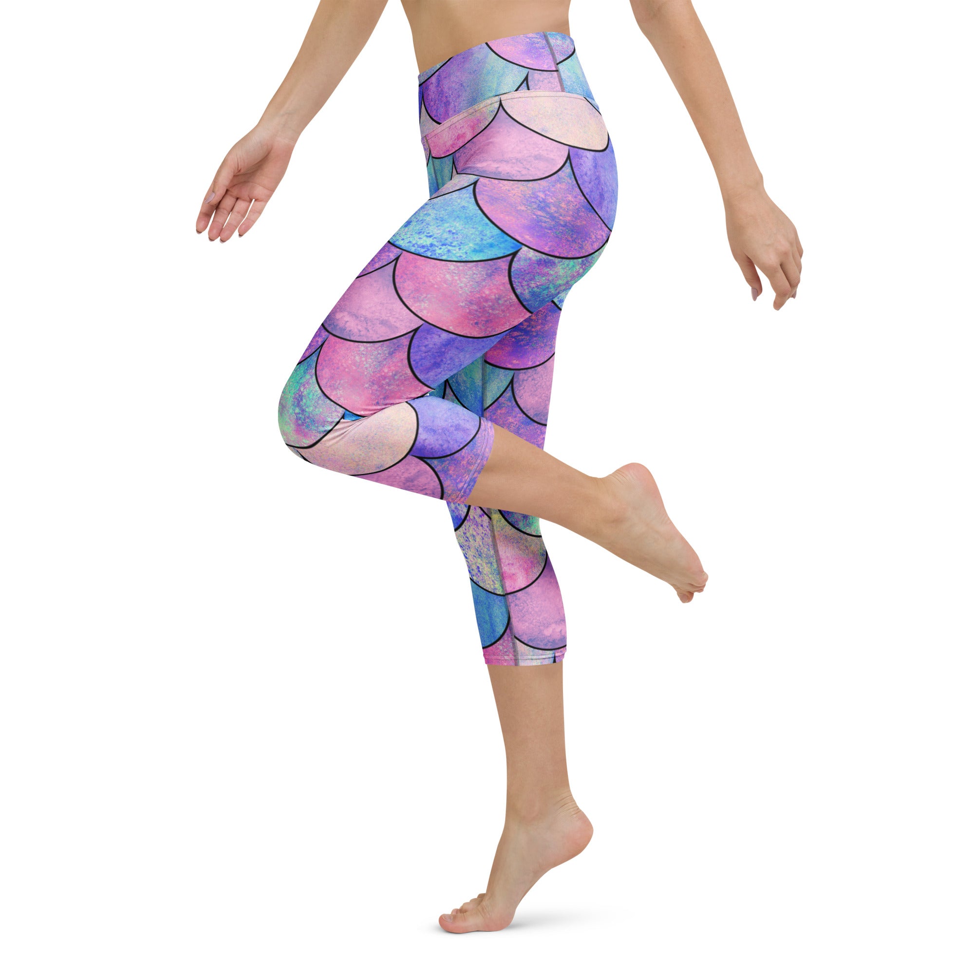 Women's Pastel Mermaid Scales Buttery Soft Yoga Capri Leggings – High-Rise, Moisture-Wicking, Soft Stretch Activewear Pants