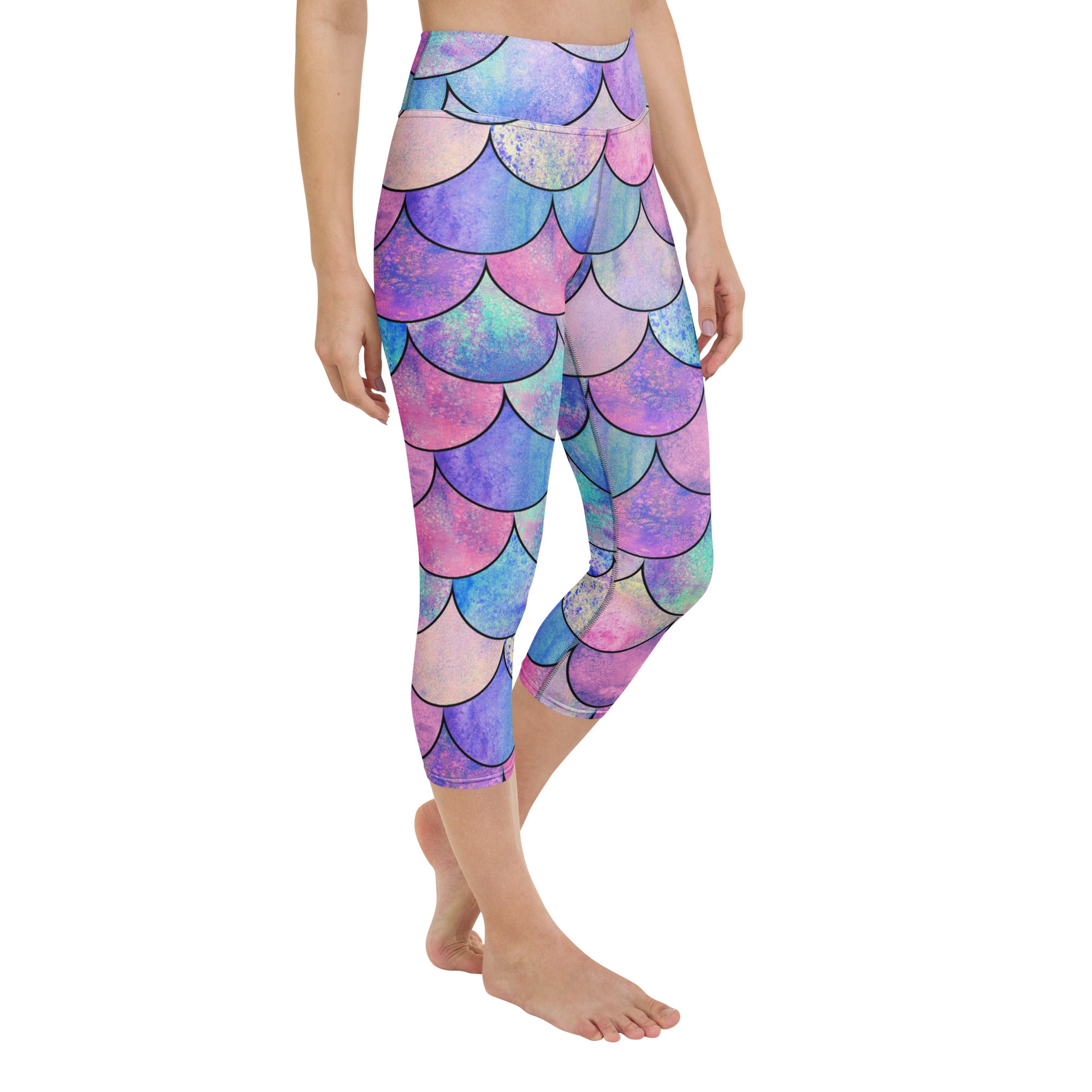 Women's Pastel Mermaid Scales Buttery Soft Yoga Capri Leggings – High-Rise, Moisture-Wicking, Soft Stretch Activewear Pants